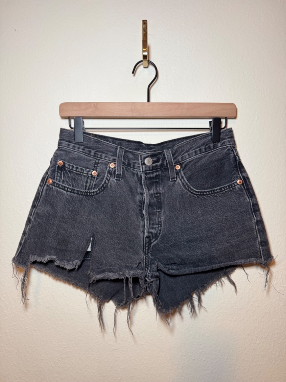 Levi's 501 Black Denim Shorts Women's 27 Distressed Raw Hem Button Fly - Picture 2 of 8